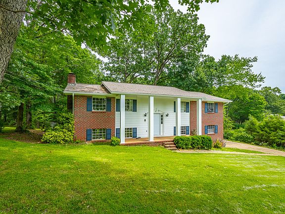 3rd image of 707 Timberwyck Dr