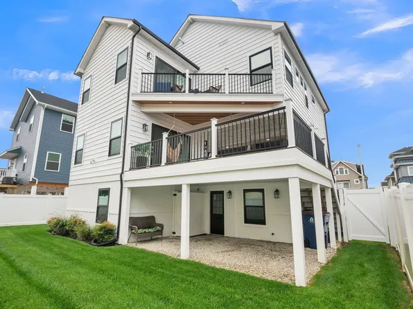 910 N Cornwall Ave, Ventnor, NJ 08406