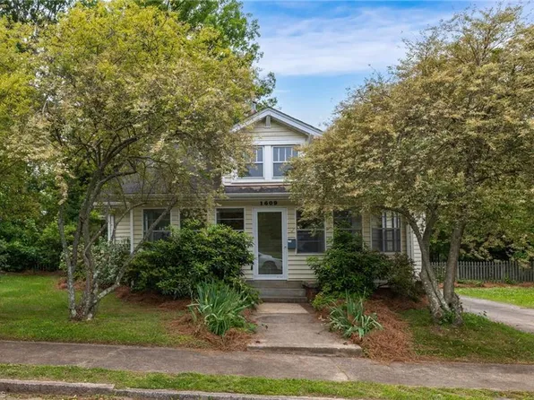 1609 Grove St, Greensboro, NC 27403