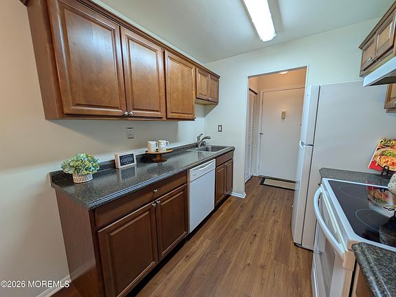 4th image of 72 Overlook Way Unit A