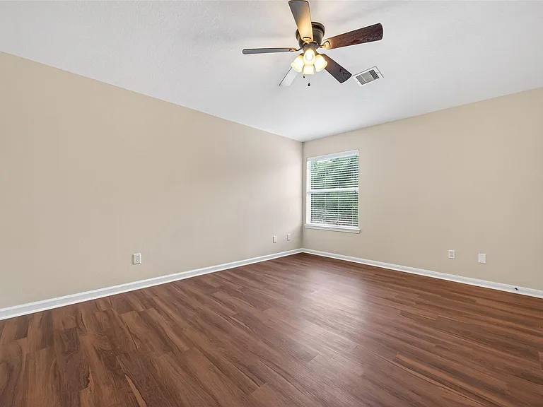 10427 Lyndon Meadows Dr — Photo 32