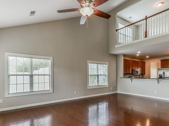 5th image of 9 Cross Gate Ct