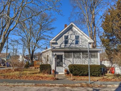 40 Highland Ave, Buzzards Bay, MA, 02532