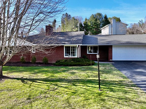 3rd image of 488 Alderson St