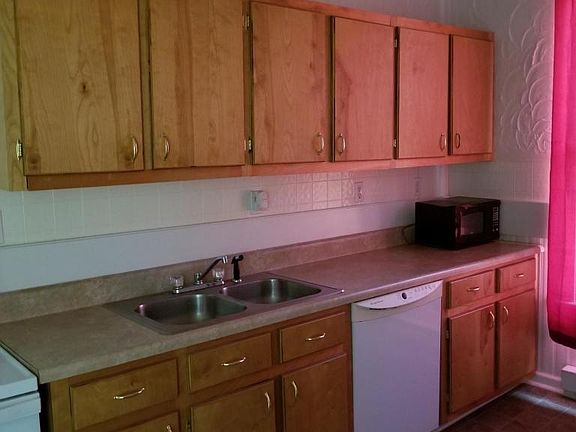 2nd image of 2446 Birch Ave #A