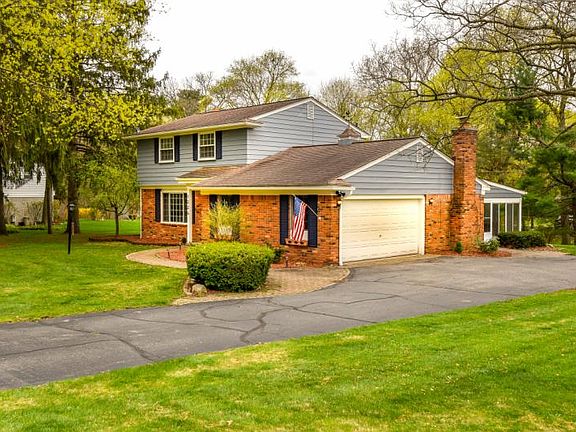 3rd image of 1334 Winchcombe Dr