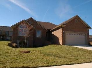 3913 Muirfield Dr, New Albany, IN 47150