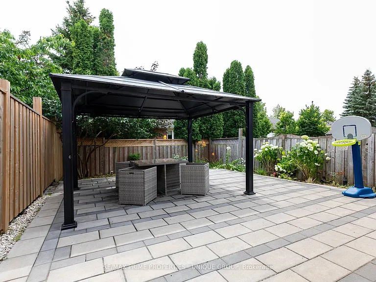 25 Pine Gate Pl — Photo 41