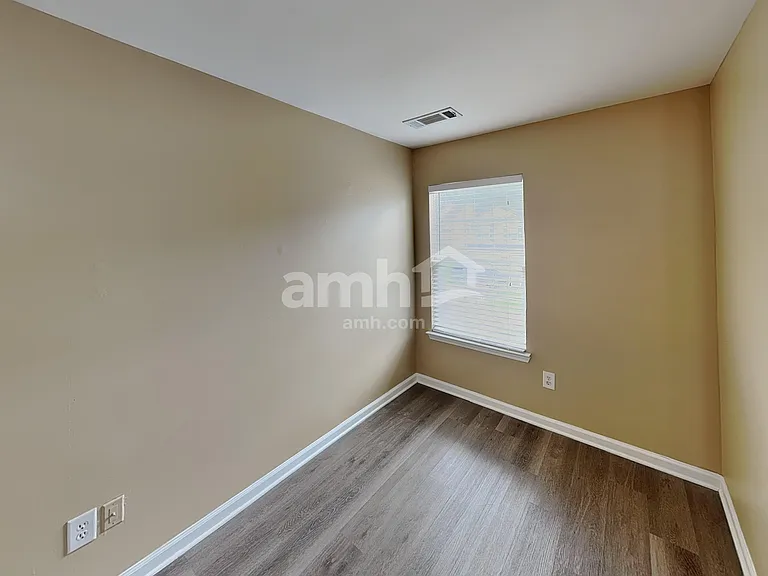 2485 Sheldon Pl — Photo 13