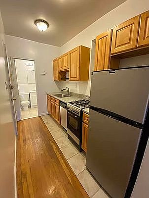 2nd image of 326 E 82nd St APT 3D