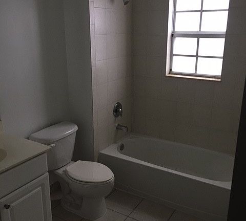 1st floore bath