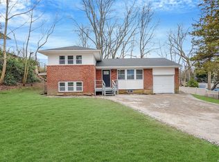 6 Cayuga Pl, Commack, NY 11725