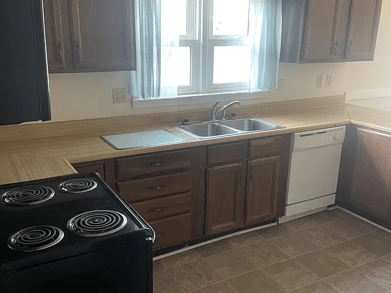 400 Pinnacle St — Photo 7