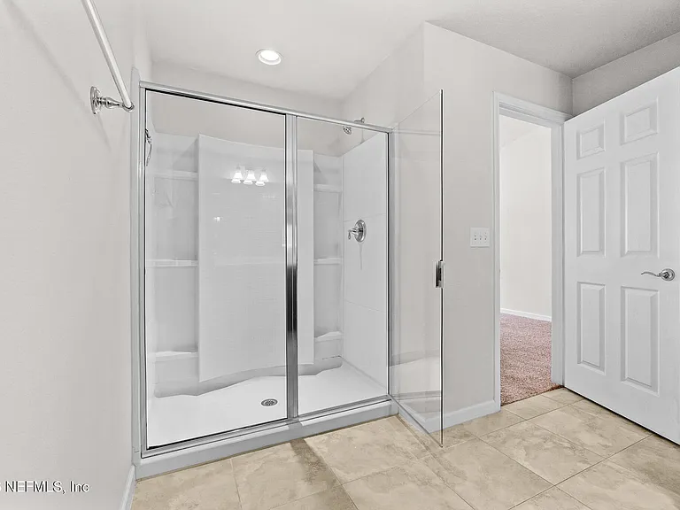6791 Roundleaf Dr — Photo 22