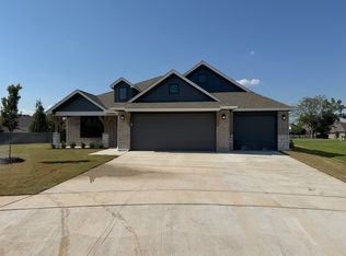3906 W Edgewater Ct S, Broken Arrow, OK 74012