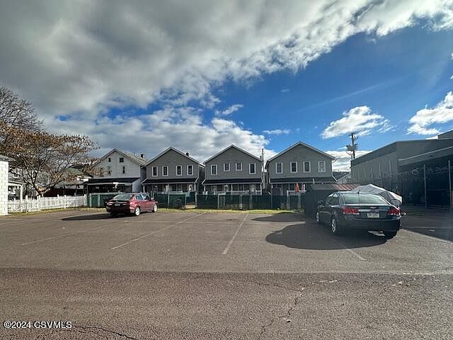 2nd image of 135137 E 8th St