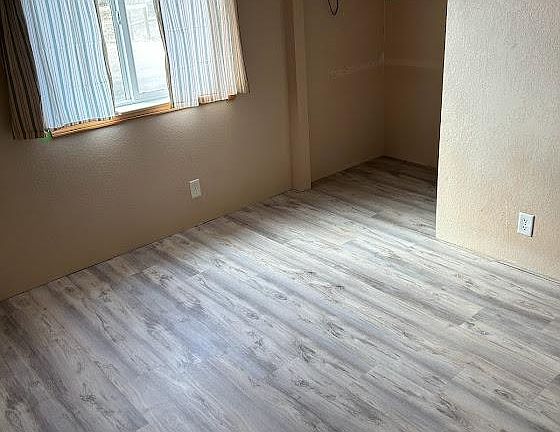 3rd image of 6683 Glendale Rd