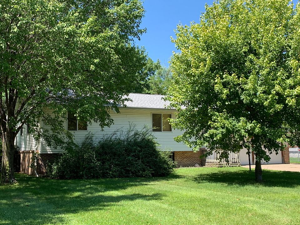 2nd image of 1557 Fair Meadow Ln
