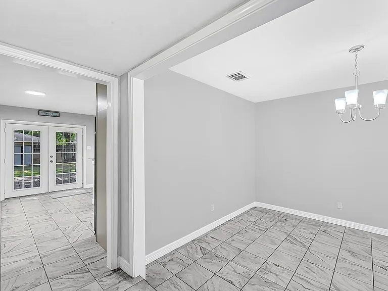 9339 Deanwood St — Photo 4