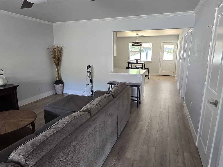 2801 Henderson Rd — Photo 11