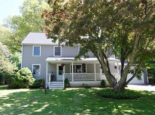 536 Woodridge Ave, Fairfield, CT 06825