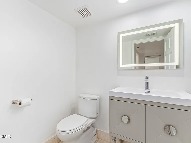 4450 E Camelback Rd #1 — Photo 26