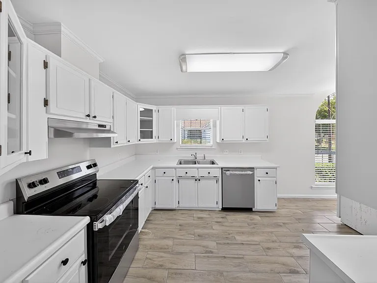 413 Georgetown Cir — Photo 10