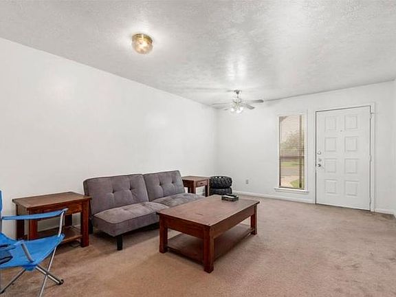 3rd image of 1906 Woodsman Dr APT D