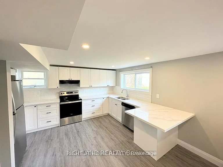 12 Croydon Dr #LOWER — Photo 4
