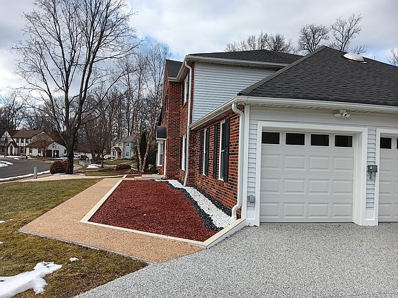 5th image of 143 Steele Way