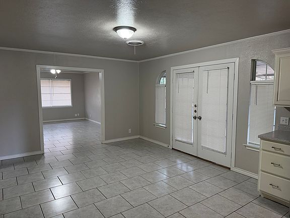 3rd image of 904 Palmetto St