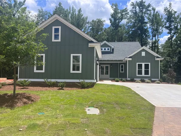 3611 Golden Eagle Ln, Opelika, AL 36801