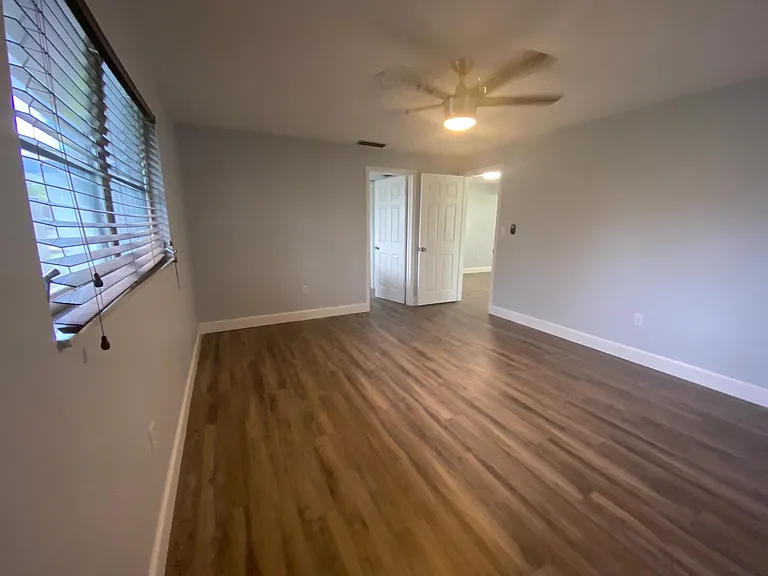 5097 Greenbriar Dr — Photo 15