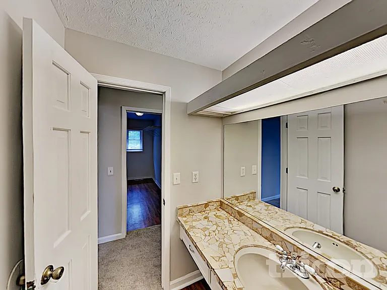 4930 Heritage Valley Dr — Photo 15