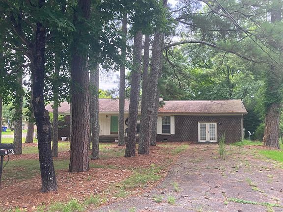 2nd image of 805 Cotton Ave