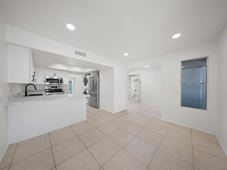 220 N 22nd Pl #2029 — Photo 9