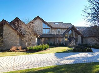 3 Natoma Dr, Oak Brook, IL 60523