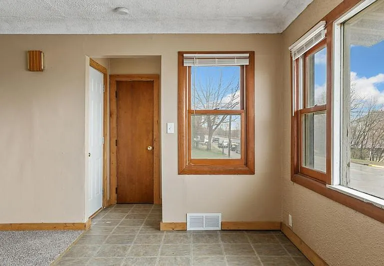 104 Broad St #1 — Photo 15