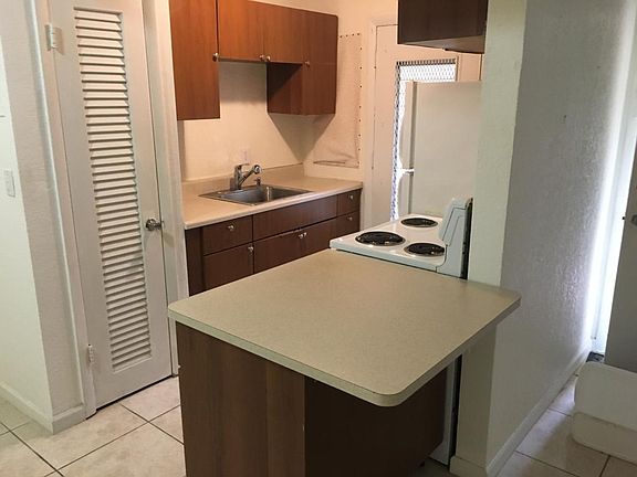 4th image of 1821 NE 168th St APT C3
