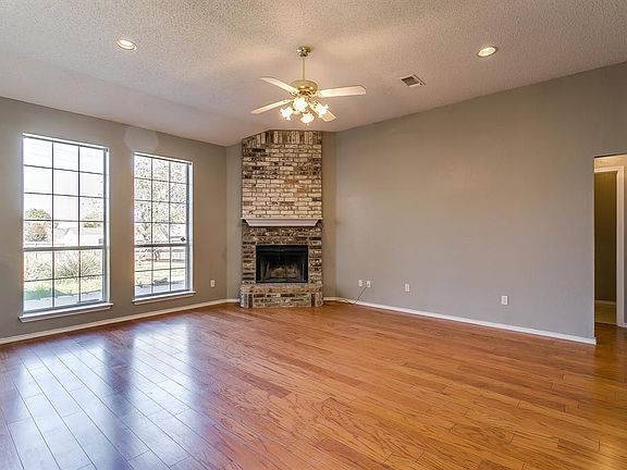 5th image of 2209 Greensborough Ln