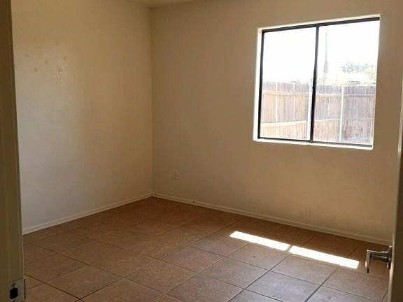 3rd image of 3602 E Blacklidge Dr Unit 1