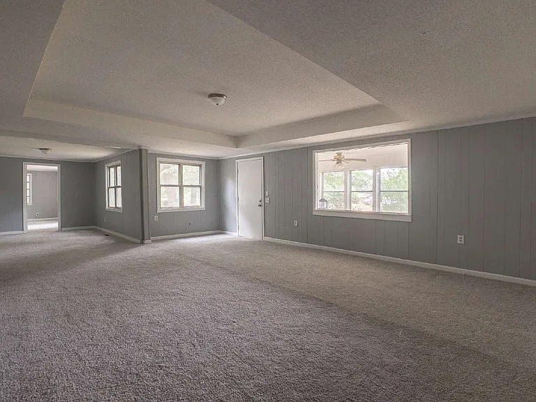 5570 Keith Rd — Photo 8