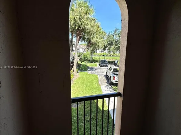 2796 S University Dr APT 2208, Fort Lauderdale, FL 33328