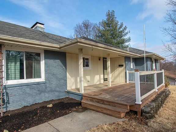 3rd image of 2408 Oakview Dr