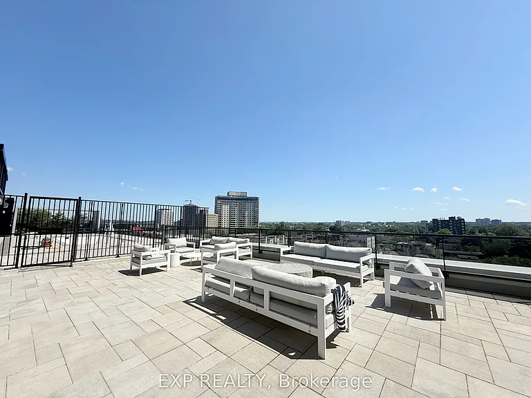 560 Rideau St #423 — Photo 28