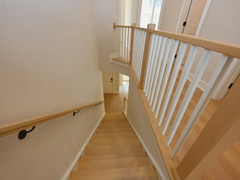 126 Zola Aly — Photo 26