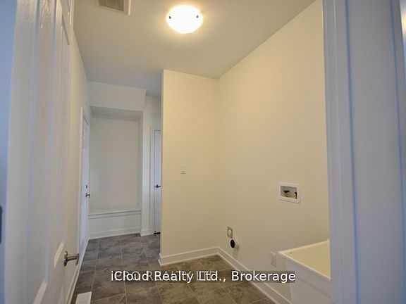 3rd image of 166 Aviron Cres