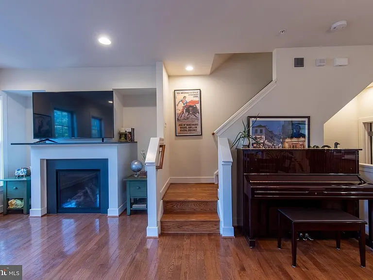 2865 Chancellors Way NE — Photo 4