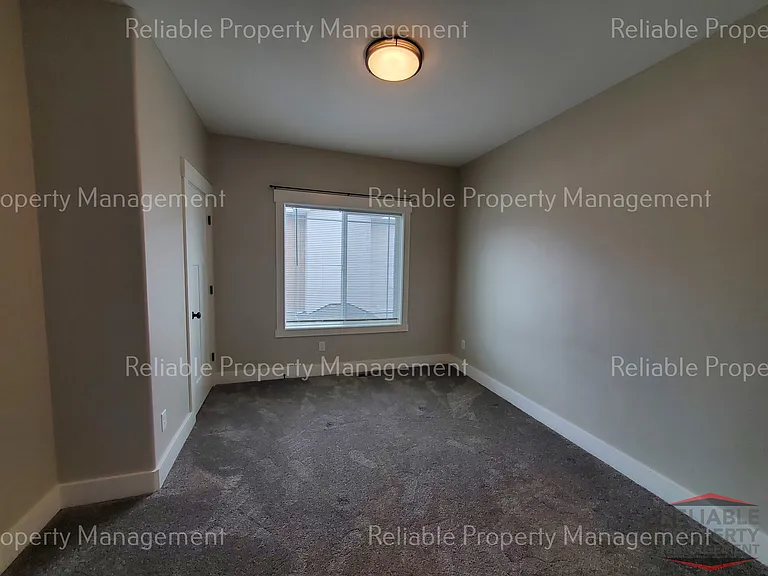 656 Saturn Ave #A — Photo 9