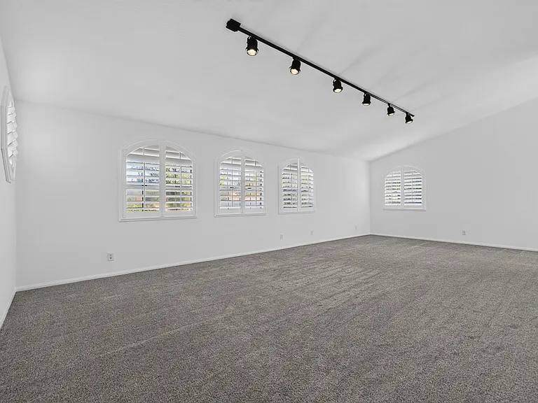 13887 Carriage Rd — Photo 47